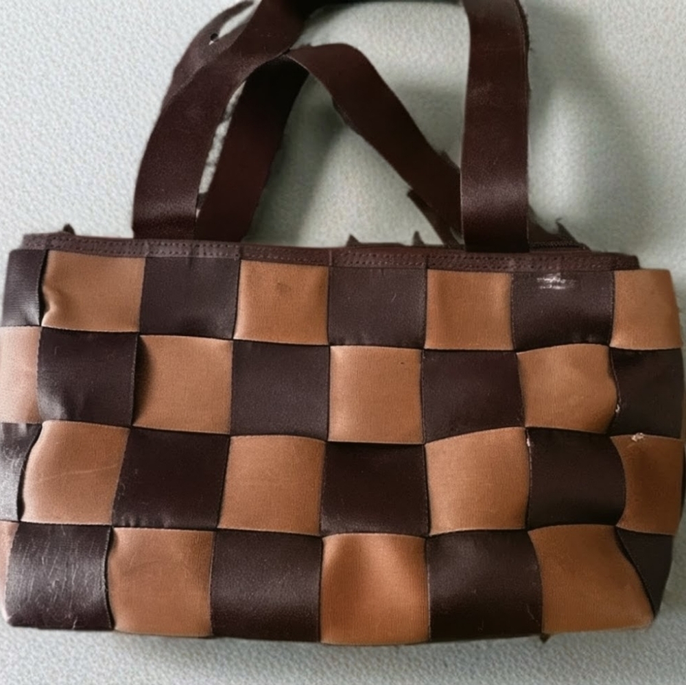 Comely Seatbelt Tote Bag